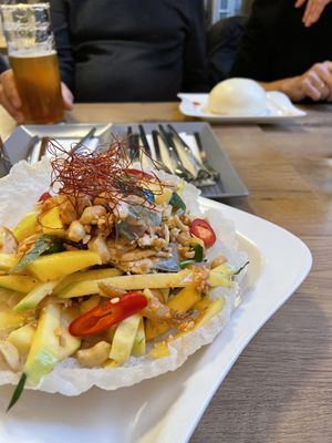 Grüner Mango Salat  at Vevi in Vienna