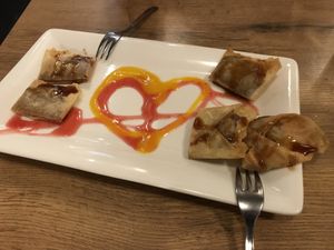 Chuoi Chien (gebackene bananentasche).   at Vevi in Vienna