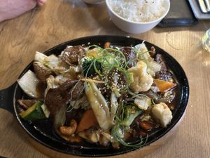 ausgezeichnetes veganes nährstoffreiches Essen  at Vevi in Vienna