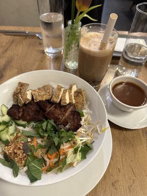 Bowl with seitan and tofu   at Vevi in Vienna