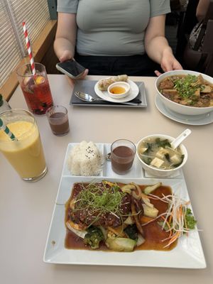 2 x Lunch menus + a lemonade and smoothie  at Vevi in Vienna