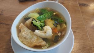 Wantan soup at Vevi in Vienna