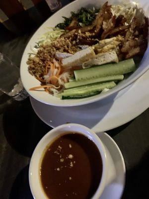 V41 - rice noodles with tofu + soy and veggies, peanut sauce on the side at Vevi in Vienna