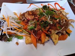Glas-Noodle with tofu and vegetables at Vevi in Vienna