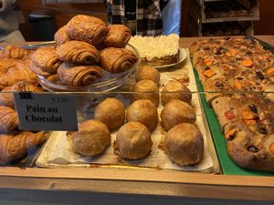 Appelbollen (filled with amandelspijs), only available on 29/30 Dec 2023 at Loaf Sourdough Bakery in Utrecht