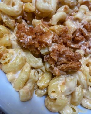 BBQ Porkless Mac & Cheese  at Freakin' Vegan - Take Out & Delivery in Ridgewood