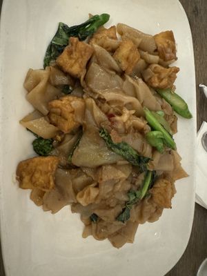 Pad see ew   at Ocha Thai Kitchen and Cafe in Centreville