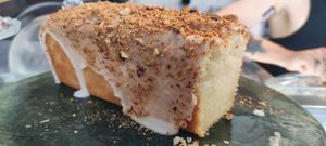 Vegan cake at Amendūla Café in Paris