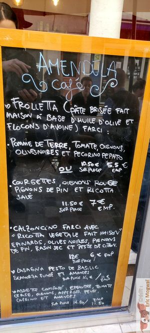 Plates at Amendūla Café in Paris