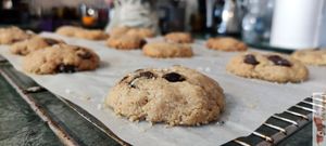 Vegan cookies at Amendūla Café in Paris