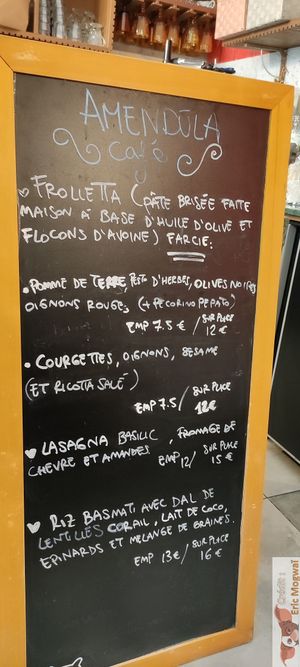 Menu of the day at Amendūla Café in Paris