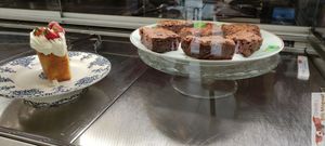 Brownie at Amendūla Café in Paris