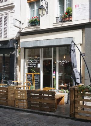 Entrance at Amendūla Café in Paris