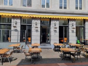 front + outdoor seating at Krishna Vilas in Eindhoven