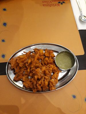 Vegetable pakora (vegan) at Krishna Vilas in Eindhoven