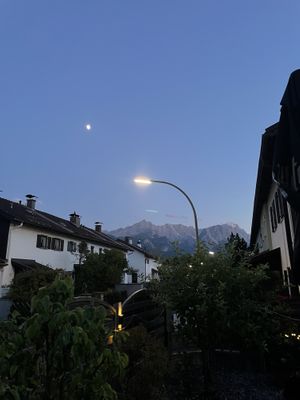 Der Ausblick zur Alpspitz und Zugspitze  at San Marco Da Claudio in Garmisch-partenkirchen