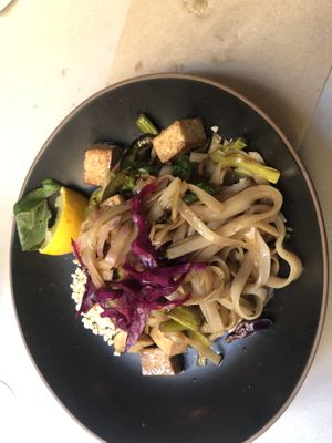 Thai style rice noodles with tofu (vegan)  at La China Mandarina in Madrid