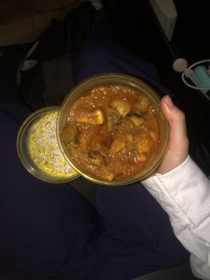 Pedí comida para llevar y súper bien todo👌🏼  at Sabores del Mundo  in Barcelona