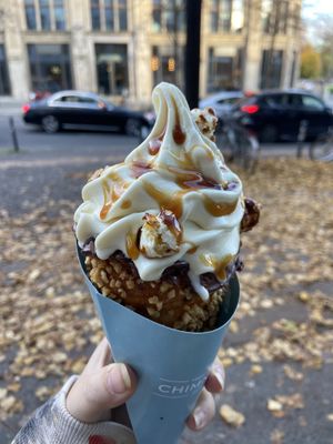 Pop wave  at Chimneys in Berlin