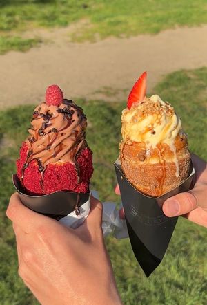 'raspberry love’ and ‘the original’  at Chimneys in Berlin