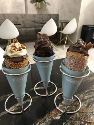 Left: “Snickers Flavor”, middle: all chocolate, right: coconut, peanut butter, chocolate at Chimneys in Berlin