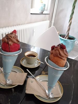 Raspberry Love/Cherry Lady at Chimneys in Berlin