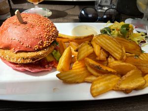 Avocado burger with fries and vegan mayo at De Gasterij in Gorinchem