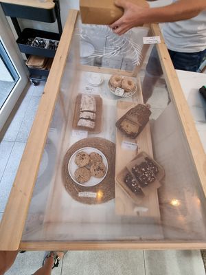 Cookies at NEØ Coffee House in Barcelona