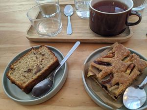 Bananabread & Blondie at NEØ Coffee House in Barcelona