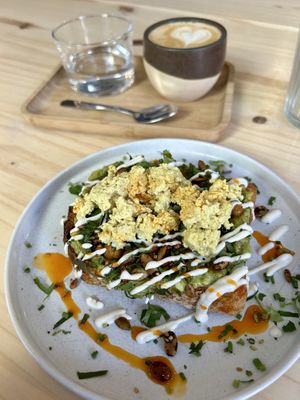 Queen avocado toast   at NEØ Coffee House in Barcelona