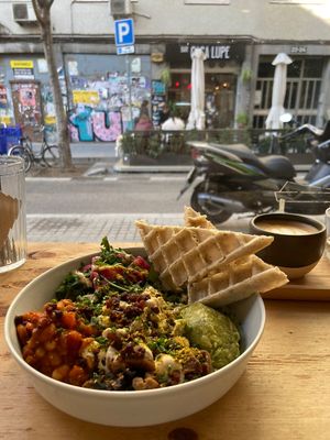   at NEØ Coffee House in Barcelona