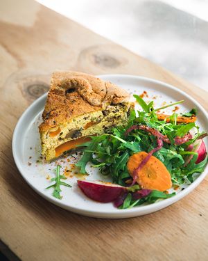 Quiche and daily salad for weekly lunch at NEØ Coffee House in Barcelona