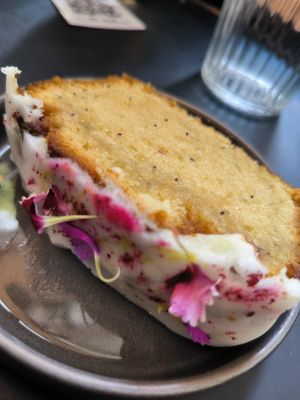 Pastel de limón at NEØ Coffee House in Barcelona