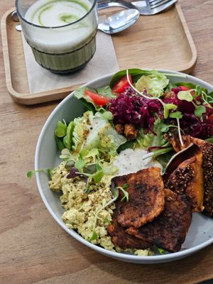  at NEØ Coffee House in Barcelona