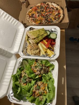 Pizza, hummus platter, lettuce wraps at Deep End in Stowe
