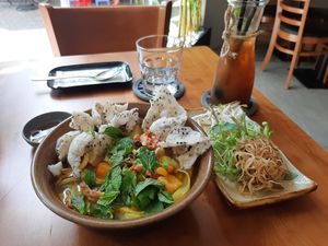 Mì Quảng with lemongrass tea at Lien Toa in Ho Chi Minh City
