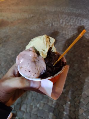 Fig, pistachio and dark chocolate at Sottozero Di Ardini Luca in Pula