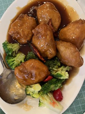 General Tso chicken  at Yuan Fu in Rockville