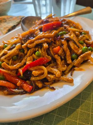 "pork" yu shang (seitan) - wonderfully sweet at Yuan Fu in Rockville