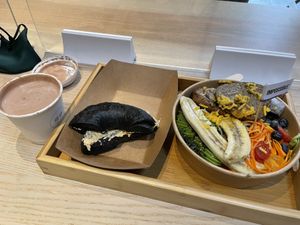 Vego all day (HKD148) plus hot chocolate latte (HKD48) at Vego Coffee 齋啡 in Kowloon