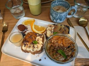 Brekkie plate at Beans & Nuts in Bern