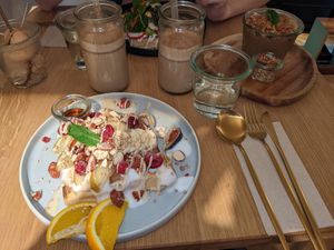 New items on the menu: waffles (sweet or salty) and gingerbread latte at Beans & Nuts in Bern