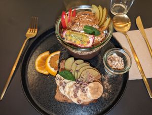 Death by chocolate bowl and banana toast at Beans & Nuts in Bern