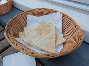 Accompanying bread with the plates at Azeitona - Beckstrasse in Hamburg