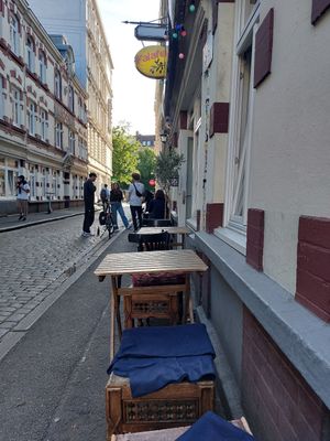 Outdoor seating at Azeitona - Beckstrasse in Hamburg