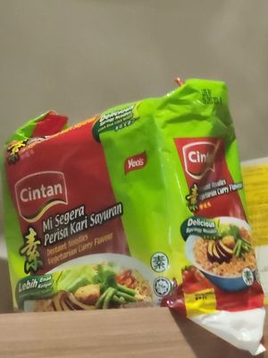 Instant mie at Che Hwa in Jakarta