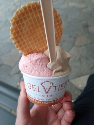 Strawberry and hazelnut at Gelateria Il Gelatiere in Alba