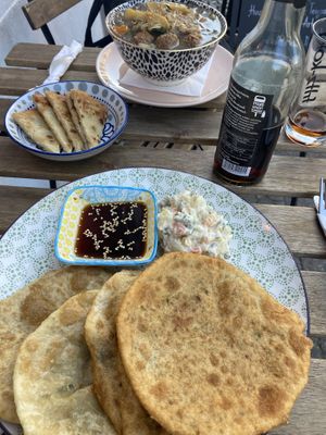 Mongolische Teigtaschen und Eintopf  at Veganaa in Berlin