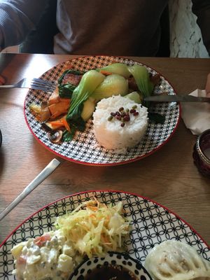 Gebratener Tofu mit Pak Choi at Veganaa in Berlin