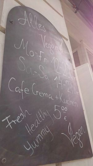 Opening hours of Veganaa at Veganaa in Berlin
